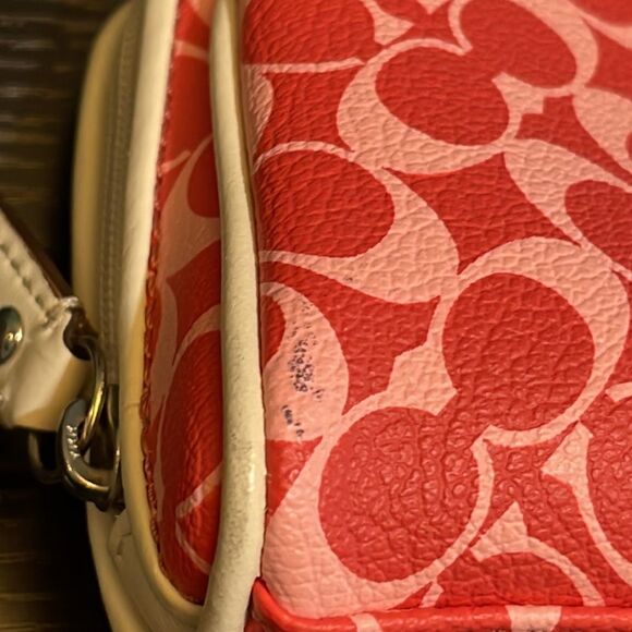 Coach Designer Handbag Bag Clutch great for iPhone, Make up, Other Accessories - Picture 12 of 12